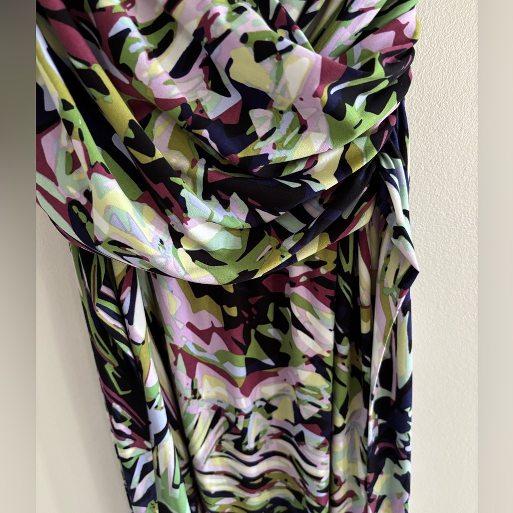 Jennifer Lopez Abstract Spaghetti Strap Dress - Picture 2 of 6